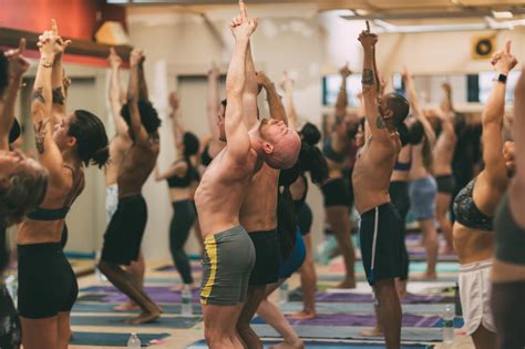 Hot Yoga Chelsea NYC Lees Recensies En Boek Lessen Met ClassPass