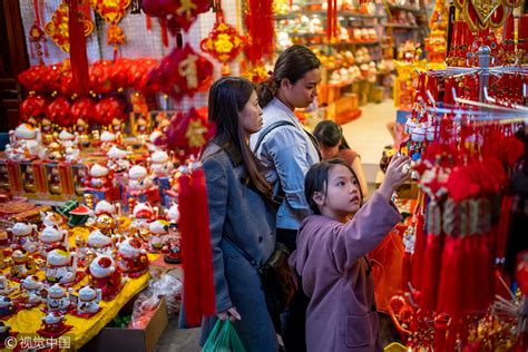 Here's how people participate in the spring festival gala every year during the new year. Chinese Spring Festival going global - CGTN