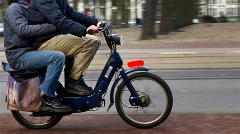 Bosch geräte stehen für perfekte leistung. Snorfietsen verboden op de Markt in Den Bosch - Omroep Brabant