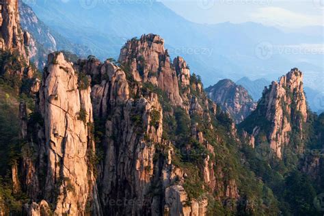 Montaña Huangshan Montaña Amarilla China 1326579 Foto De Stock En