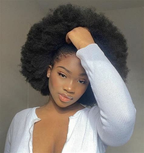 Image About Girl In Melanin Beauty By 𝗹𝗼𝘀𝘁𝗯𝗲𝗹𝗼𝗻𝗴𝗶𝗻𝗴𝘀 Curly Hair Styles Hair Styles Hair