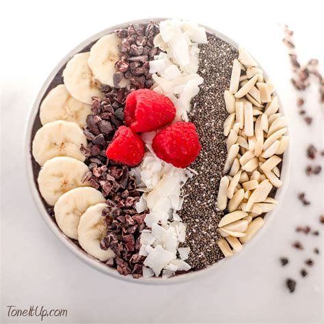 The first time i ever tried quinoa, nearly five years ago, i tried it in the form of a breakfast bowl. SUPERFOOD Chocolate Breakfast Bowl! - ToneItUp.com