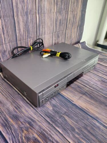 Sanyo Dvw 7100 Dvd Vcr Combo Unit Vhs Player Cables Tape 4603380736