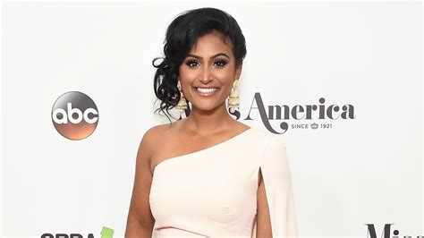 First Indian American To Win Miss America Nina Davuluri Calls Mindy Kaling A Trailblazer