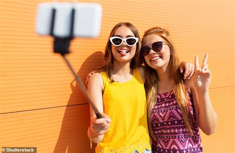 People Who Post Lots Of Selfies Are Viewed By Others As Self Absorbed