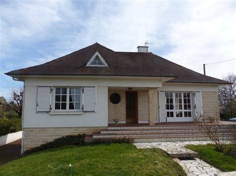 Le 06/04/2015 à 22h03 env. vente Pavillon sur sous-sol semi-enterré