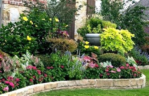 25 Beautiful Flower Bed Design Ideas For Stunning Front Yard Page 19