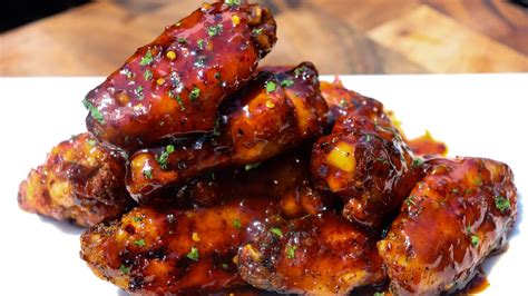 Who wouldn't want some crispy chicken wings served with a sweet and savory honey garlic sauce with a bit of a. BAKED HONEY GARLIC CHICKEN WINGS| HONEY GARLIC SAUCE| HOW ...