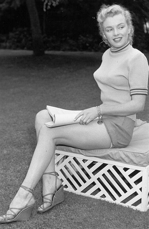 The Ultimate Sweater Girl Marilyn Monroe In A Bullet Bra 1950 Roldschoolcool