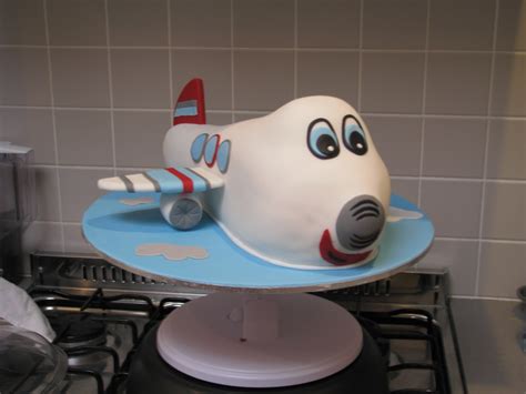 Mar 24, 2012 · there was very heavy turbulence and the plane was jumping up and down, parcels and luggage were falling from the locker, there were gifts, flowers and christmas cakes flying around the cabin. Airplane Cakes - Decoration Ideas | Little Birthday Cakes