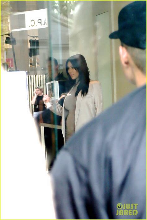 Photo Kim Kardashian Celebrates Th Printing Of Her Book Selfish