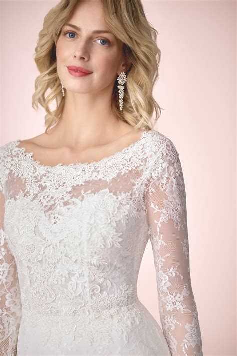 Schlichte brautkleider, volumen brautmode und brautkronen. Elizabeth Passion 2019 | Brautkleid, Schöne brautkleider ...