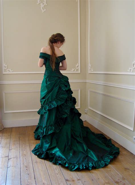 Victorian Ball Gown In Bottle Green Taffeta Etsy Victorian Ball Gowns Victorian Prom Dress