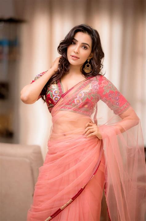 parvati nair hot navel pics in pink saree south indian actress