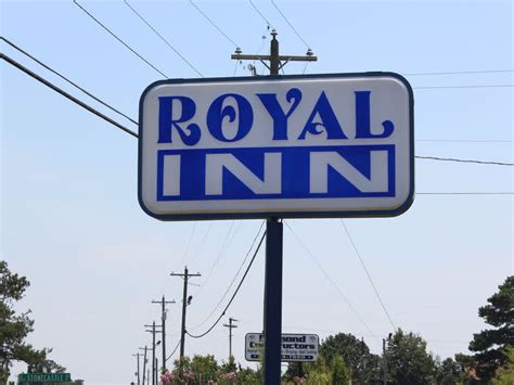 Spa facilities include a sauna, solarium and fitness equipment. Royal Inn