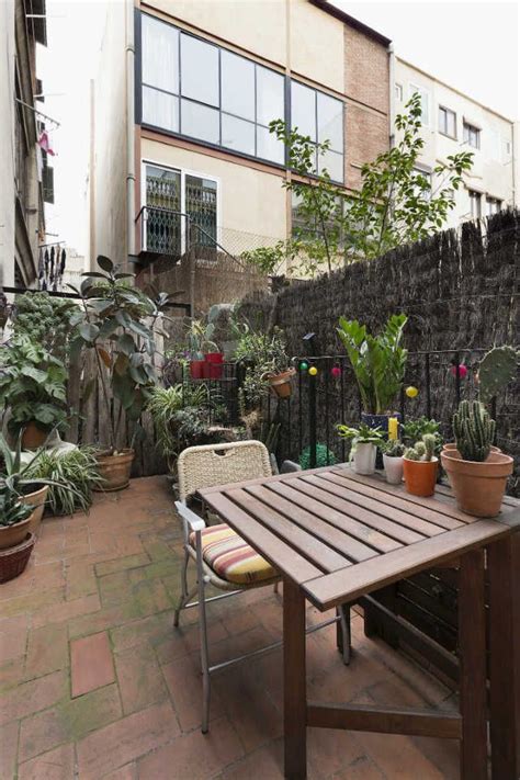 Industrial y a 2 minutos de parque de la hermosa casa de dos niveles en, completamente nueva y lista para que tu familia se instale. Cómo decorar un piso de alquiler sin pasta | Piso de alquiler, Pisos, Como decorar mi casa