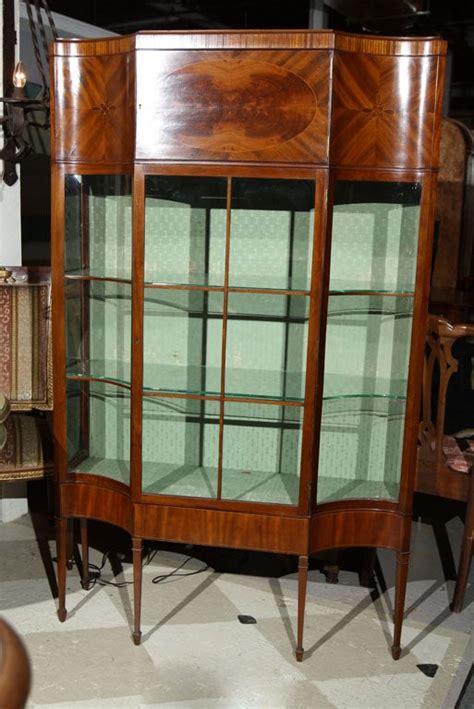 Check out our art deco curio cabinet selection for the very best in unique or custom, handmade pieces from our shops. Fine Art Deco Mahogany Curio Cabinet at 1stdibs