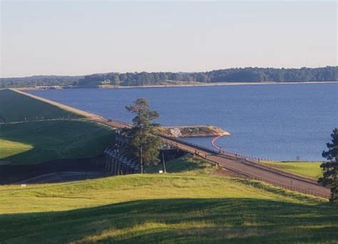 The Toledo Bend Reservoir In Louisiana Is Perfect For A Summer Vacation