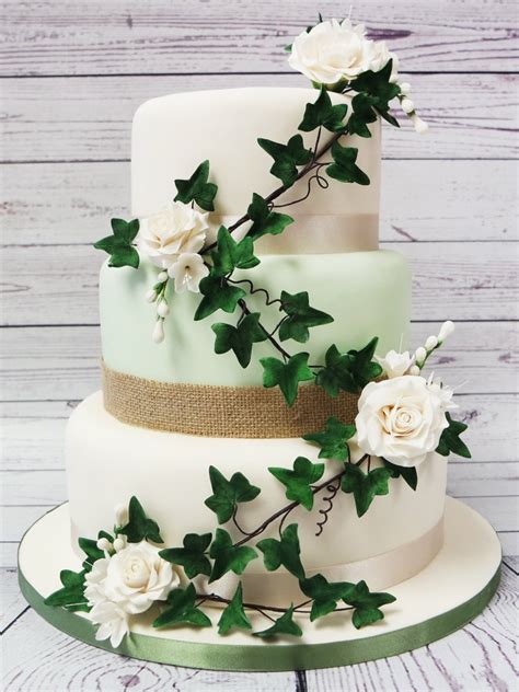 Crafty Cakes Exeter Uk Sugar Roses And Ivy Hessian Wedding Cake