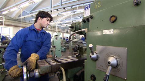 Estos son los grados de FP que (casi) te garantizan un empleo