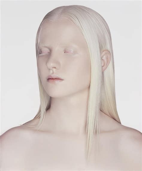 Pin By Kristen Lashley On Pretties Albino Girl Pale Beauty Albino Model