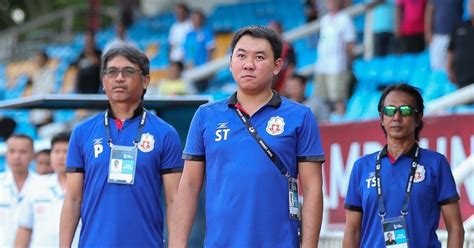 บอสตาล พงษ์ศิริ ฐาราชวงศ์ศึก ประธานสโมสร ลำพูน วอร์ริเออร์ ทีมน้องใหม่ศึก ไทยลีก 2 โพสต์ต้อนรับ อาลี ซิสโซโก้ หลังจากเดินทางมาถึงประเทศไทย บอสต้นรับปาก ไม่มีฉีกสัญญาแข้งราชันโคขาว