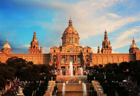 Veja mais ideias sobre espanha, barcelona, modernismo. Palácio Nacional em Barcelona, Espanha. Fotografia ...