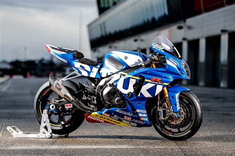 The power comes on strongly from about 7000rpm and there is serious warp factor available above 9000. suzuki, Gsx r, 1000, World, Endurance, Race, Bike ...