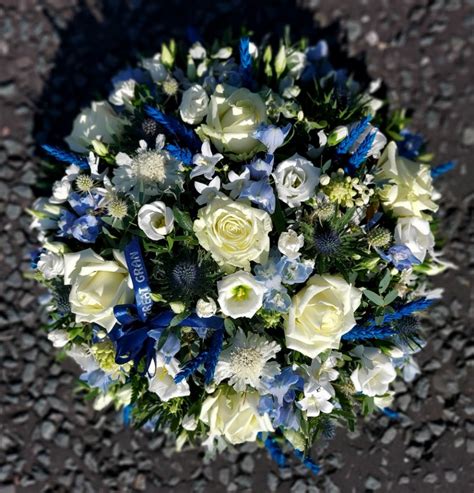 Blue And White Posy Pad Flowerzone