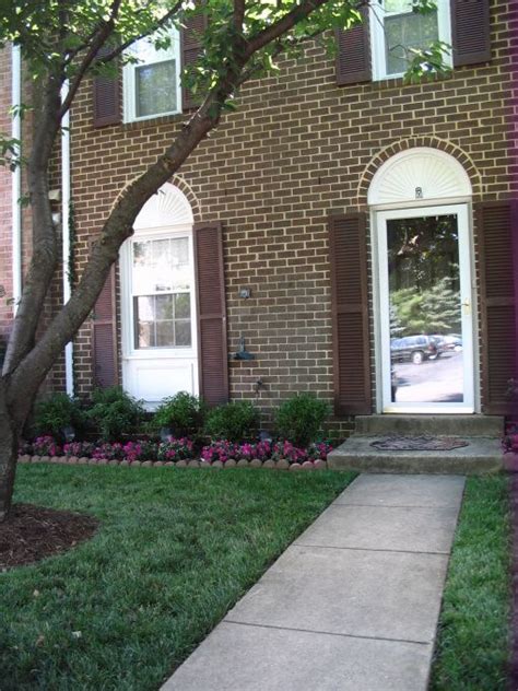 20 Townhouse Front Yard Ideas