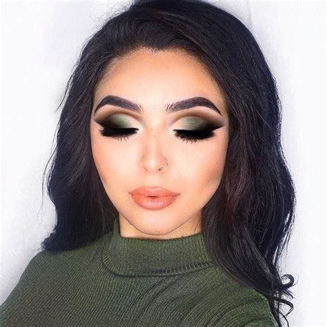 How Gorgeous Is This Makeup Look From Zobeautyy Using Palette Nō00