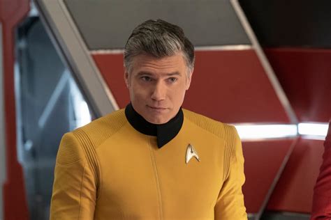 Star Trek Strange New Worlds Star Anson Mount Talks Redefining Pike
