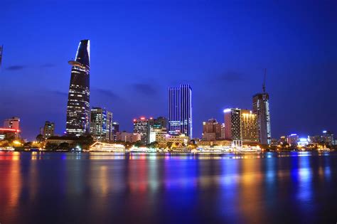 Khi miền trung mưa lũ kéo về sạt lở. Hình ảnh Sài Gòn Về Đêm Tuyệt Đẹp - Photo, ảnh nền thiên ...