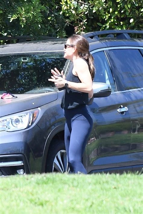 Jennifer Garner Jogging In Pacific Palisades 15 Gotceleb