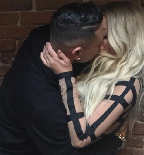 Sweet Smooch From Aubrey Oday And Pauly Ds Cutest Pics E News
