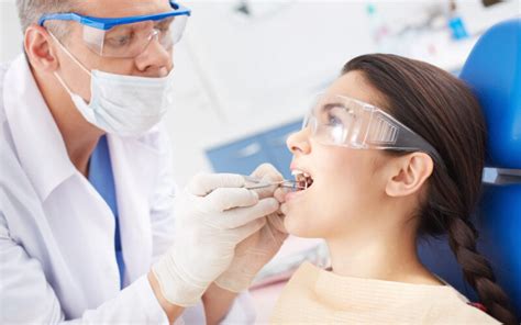 Sfaturi pentru o extracție dentară mai puțin stresantă Pareri Clienti