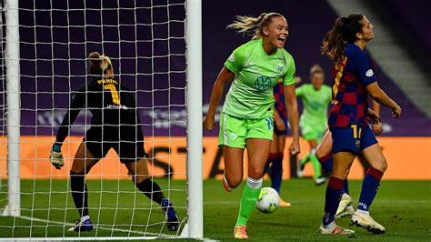 Fridolina rolfö gjorde matchens andra mål. 1:0 gegen Barca: Wolfsburg steht im Finale :: DFB ...