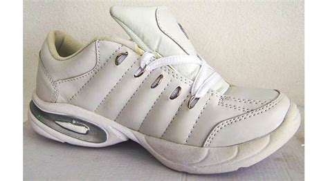 how to recycle old tennis shoes