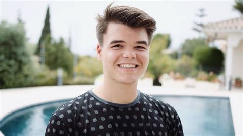 Untuk video kali ni.saya akan tunjukkan tutorial haircut long trim dan elephant trunksemoga bermanfaat untuk anda smua#elephanttrunk #duckass #barbertutorial. Jelle Van Vucht | Winner winner chicken dinner, Best ...