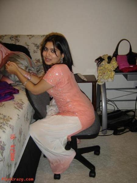 Hot Girls Arround The World Desi Hot New Pictures