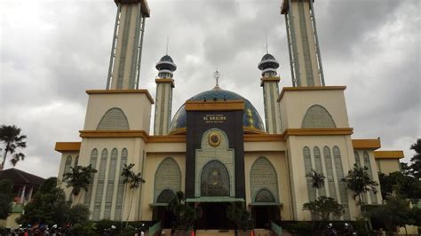 3 Masjid Terkenal Di Bekasi Tempat Nyaman Lepas Penat
