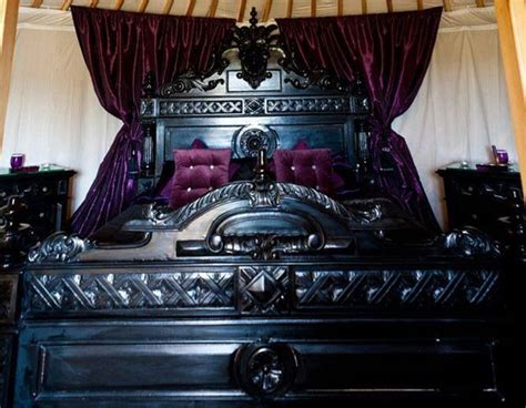 Thirteen Gothic Bedrooms Homemydesign