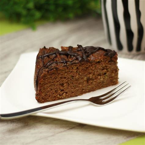 Ein gesundes neues jahr wünsche ich euch! Zucchini-Haselnuss-Kuchen - Low Carb - LCHF - GLUTENFREI ...