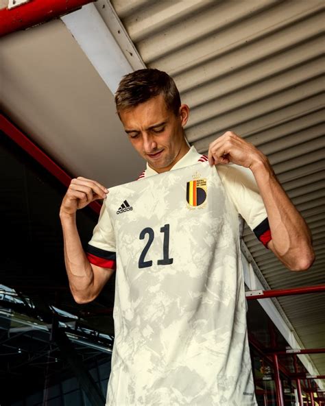 Onze reporters in aarschot en leuven. België uitshirt 2020-2021 - Voetbalshirts.com
