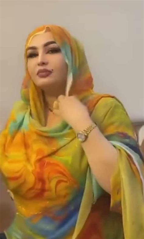 شاهد بالصورة والفيديو بسبب ظروف الحرب ممثلة سودانية حسناء تترك التمثيل وتتجه للغناء وتحيي