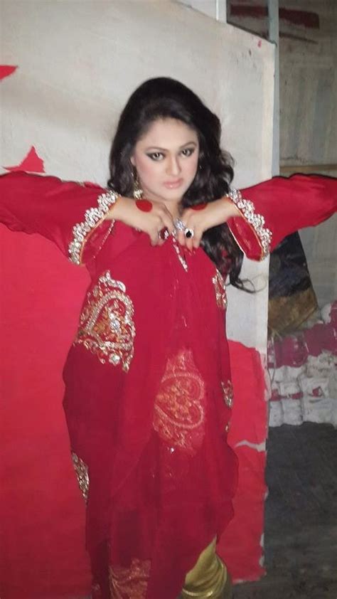 Pakistani Hot Mujra Priya Khan Gram Masala Hot Dance Video