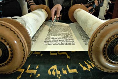 Torah Reading In A Synagogue Stock Photo Image Of Temple Shool 2951922