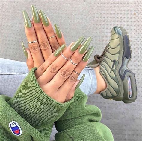 ‘ᖴoᒪᒪoᗯ ᒍᗩᘔᗰiᑎekeᗩiᖇᗩ ᖴoᖇ ᗰoᖇe ᑎᗩiᒪ Iᑎᔕᑭo 💅🏾 Green Nails Cute
