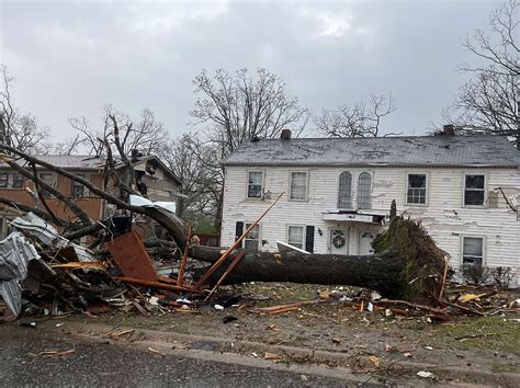 un tornado en arkansas causó destrozos y dejó al menos 21 heridos el diario