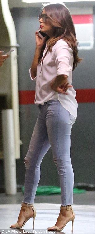Eva Longoria Looks Fantastic In Tight Jeans And A White Blouse On Her